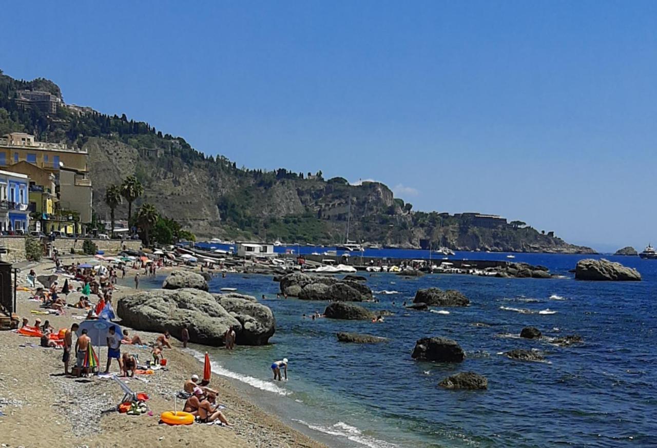 Plaza Appartement Giardini-Naxos Buitenkant foto