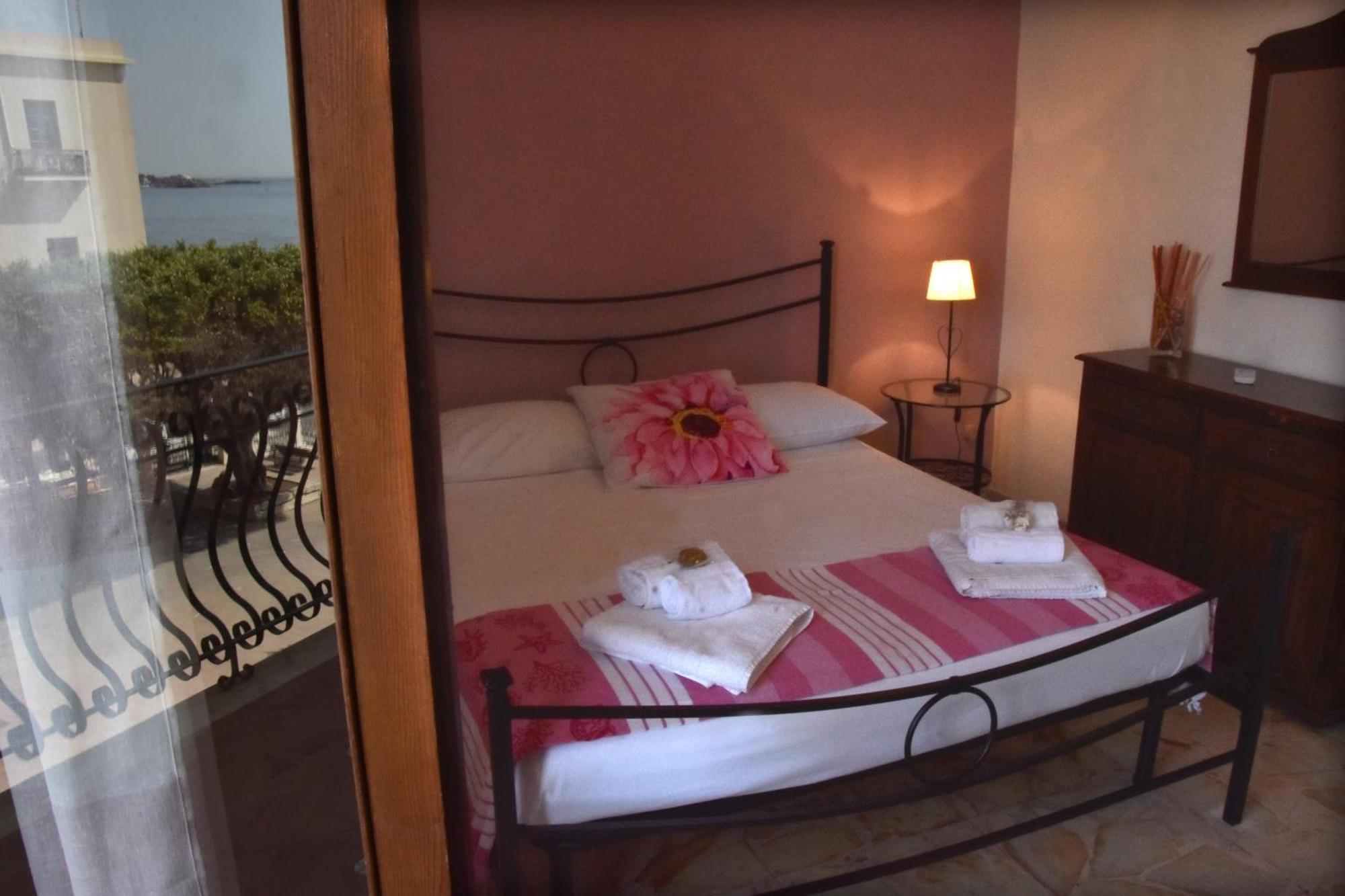 Plaza Appartement Giardini-Naxos Buitenkant foto