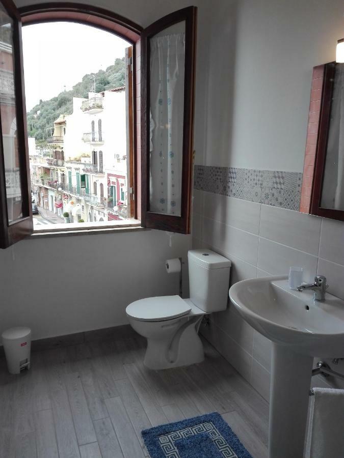 Plaza Appartement Giardini-Naxos Buitenkant foto