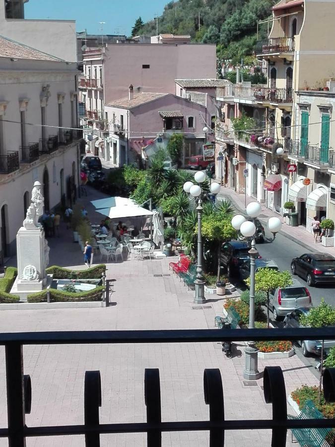 Plaza Appartement Giardini-Naxos Buitenkant foto